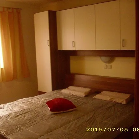 696-9 In Apartament *